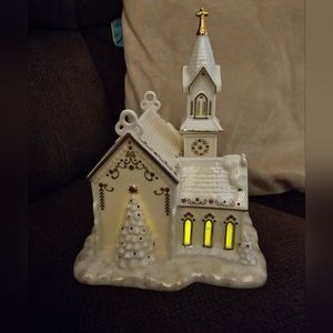 2007 Lenox Village Treasures Collection Mistletoe Park Series Village Church